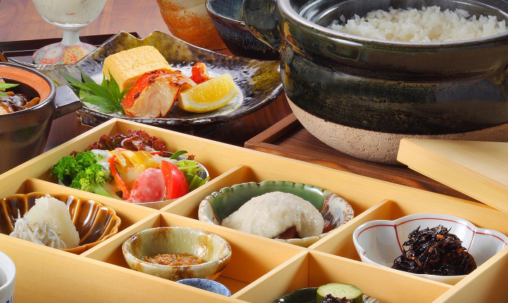 朝食
